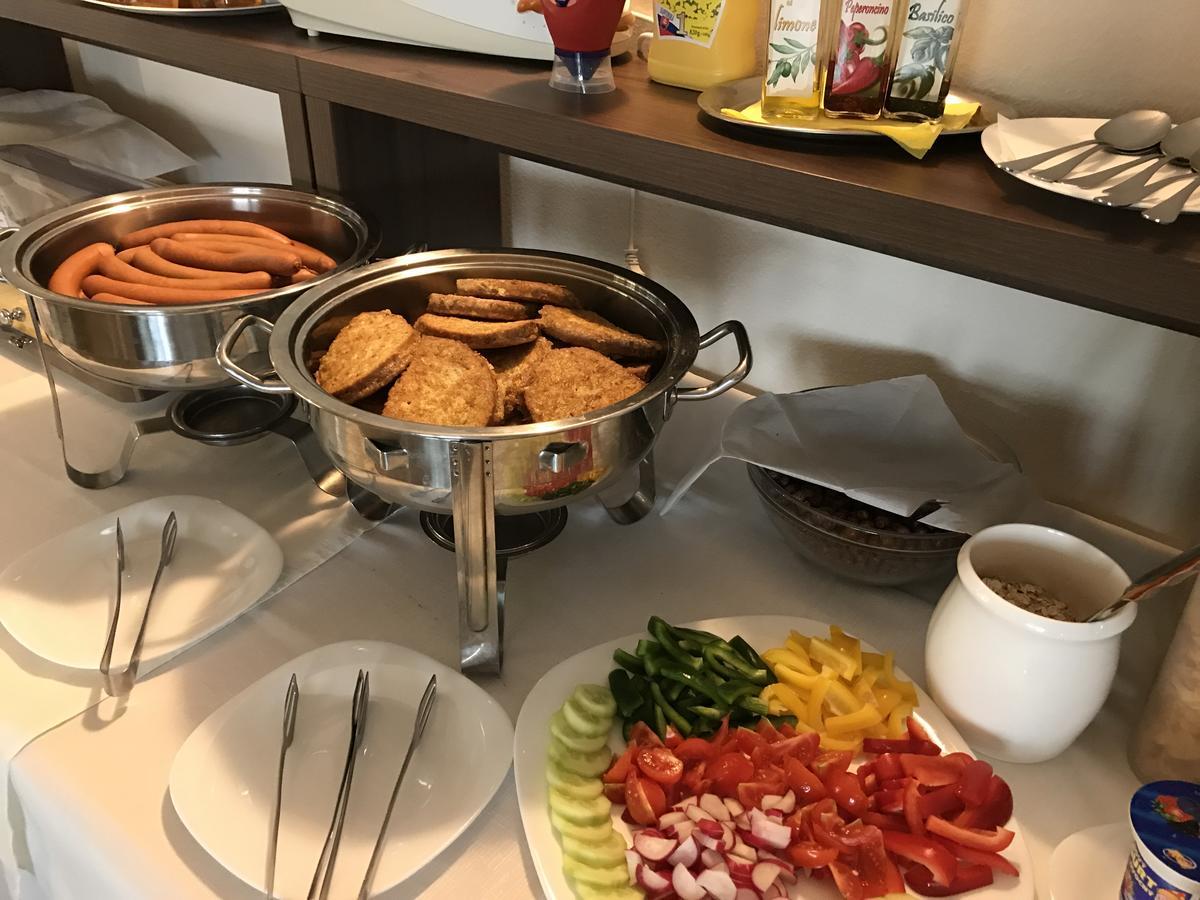 Bed & Breakfast Hotel Perla Nové Mesto nad Váhom Bagian luar foto